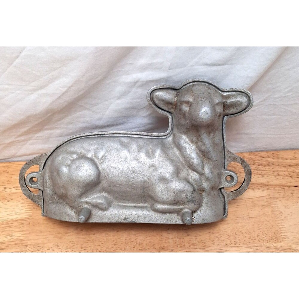 Vintage 2 Piece Cast Aluminum 3-D Sheep Lamb Easter Cake Mold Baking Pan Display